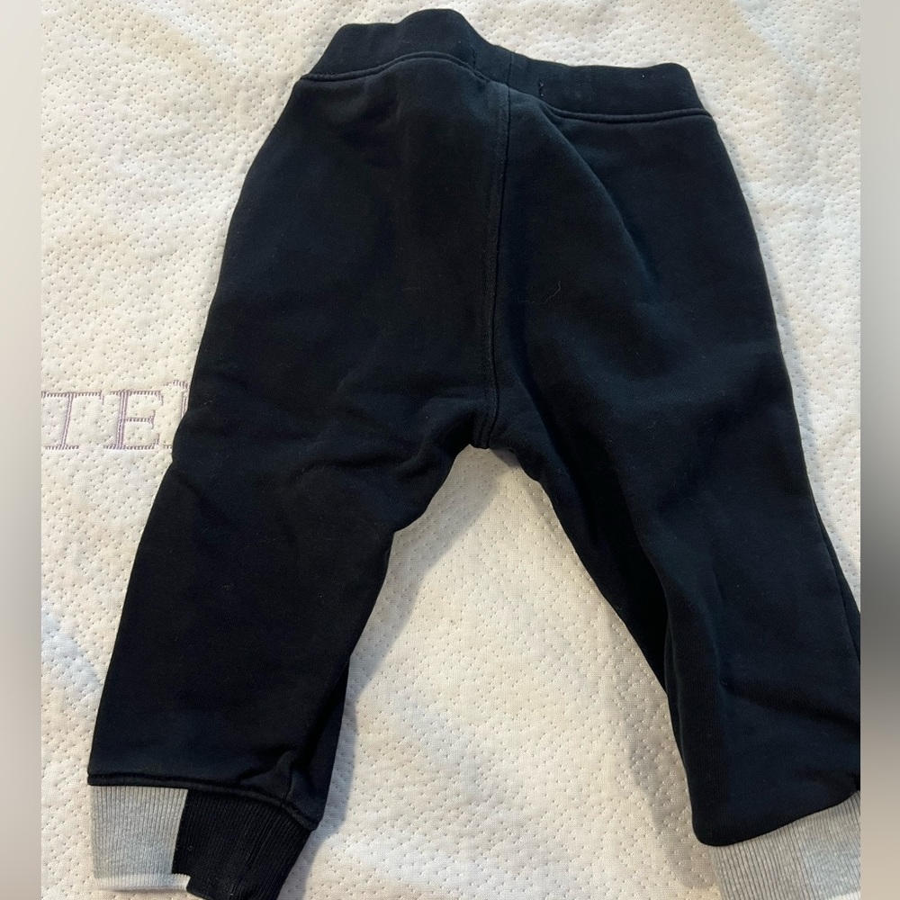 Hugo Boss jogging pants - Picture 2 of 4